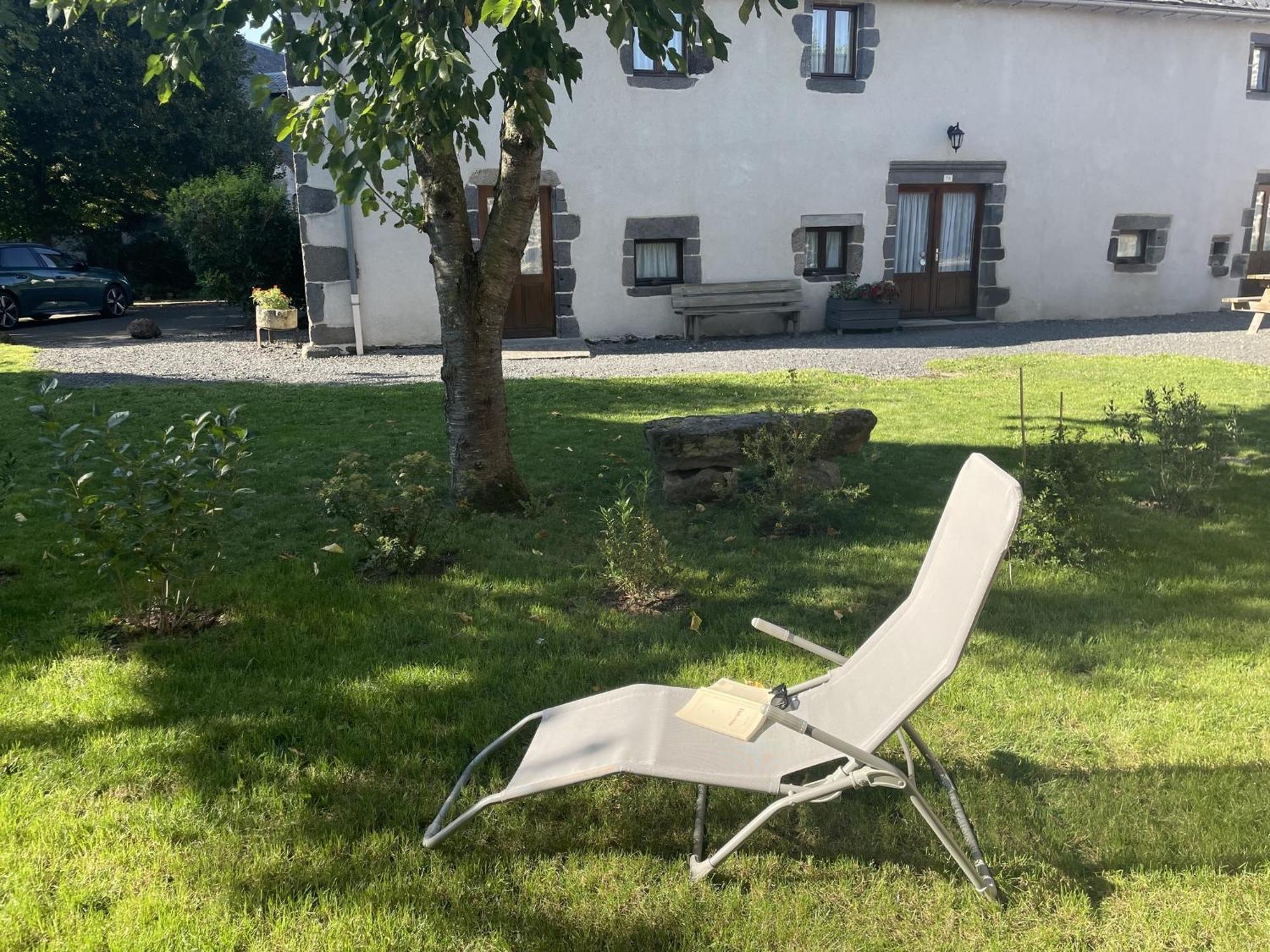 Gite Des Pierres De Barme Olby Exterior photo