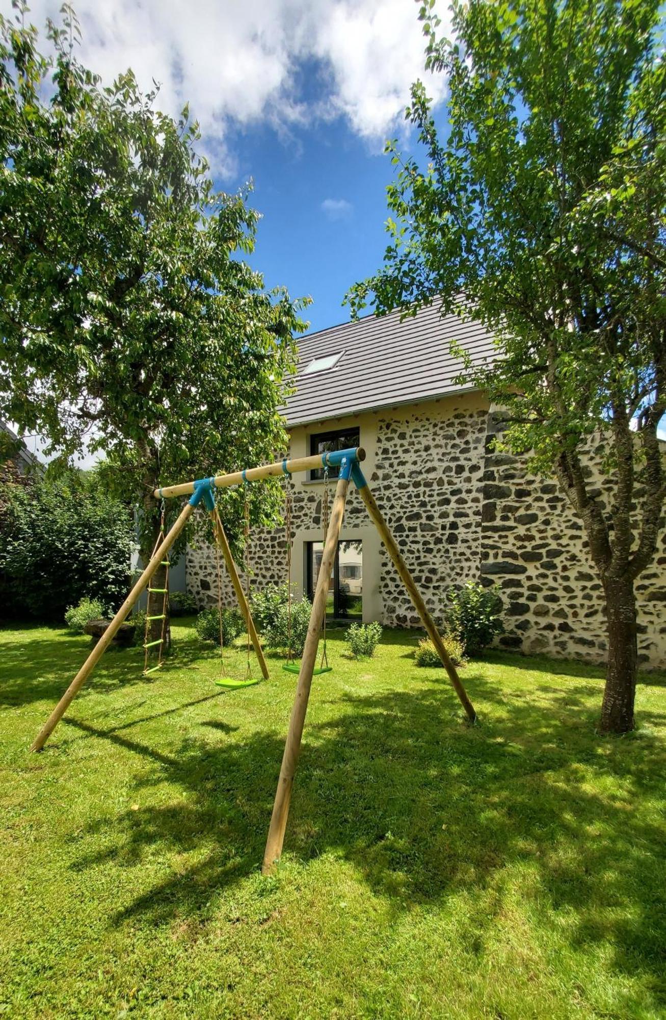 Gite Des Pierres De Barme Olby Exterior photo